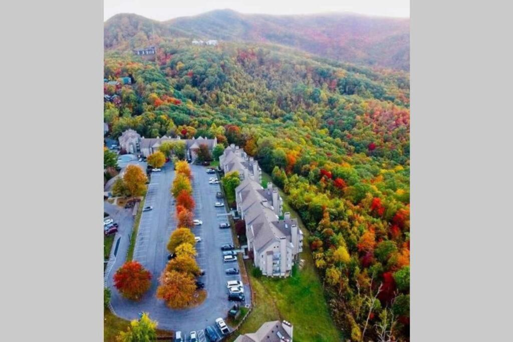 Mountain Villa Magnificent Views - 2 Pools, Fireplace & Hot Tub Gatlinburg Dış mekan fotoğraf