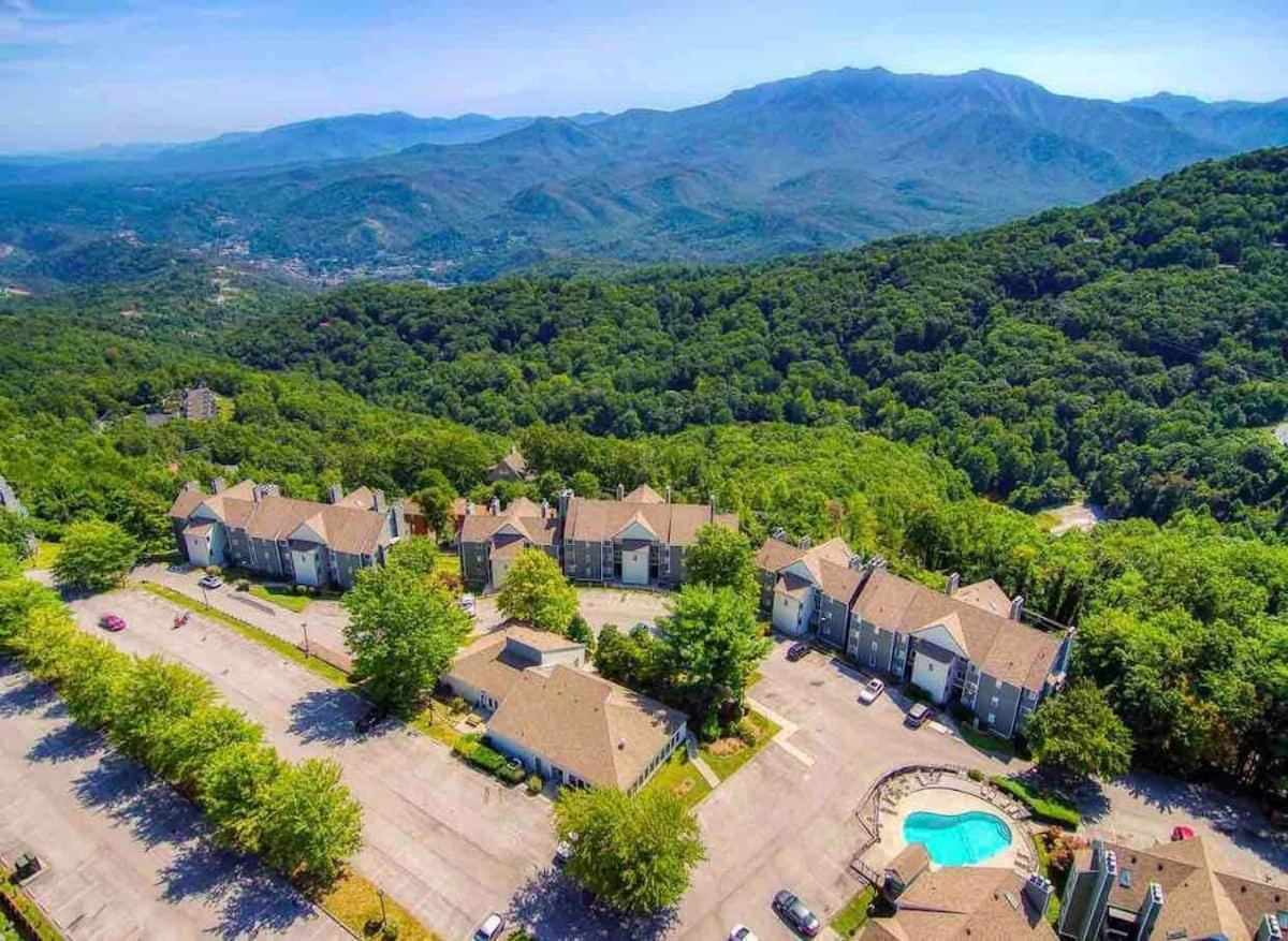 Mountain Villa Magnificent Views - 2 Pools, Fireplace & Hot Tub Gatlinburg Dış mekan fotoğraf
